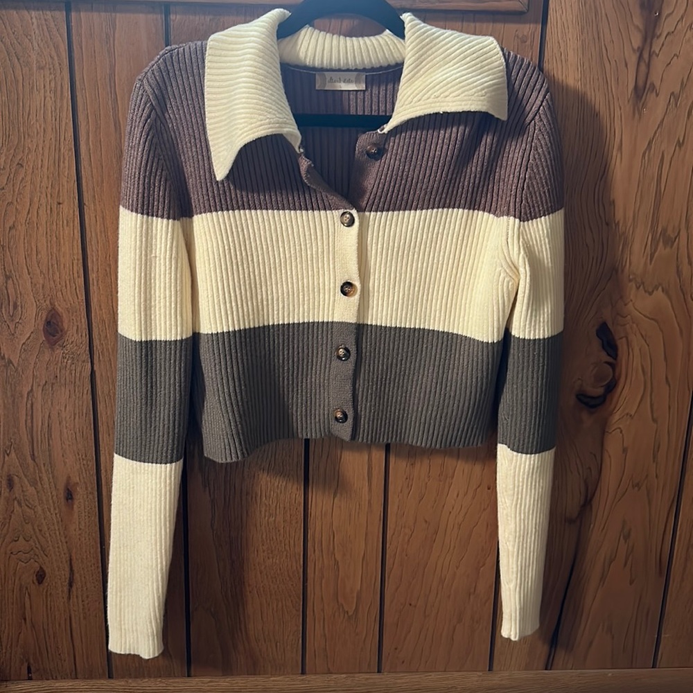 Front Buttoned Cropped Sweater